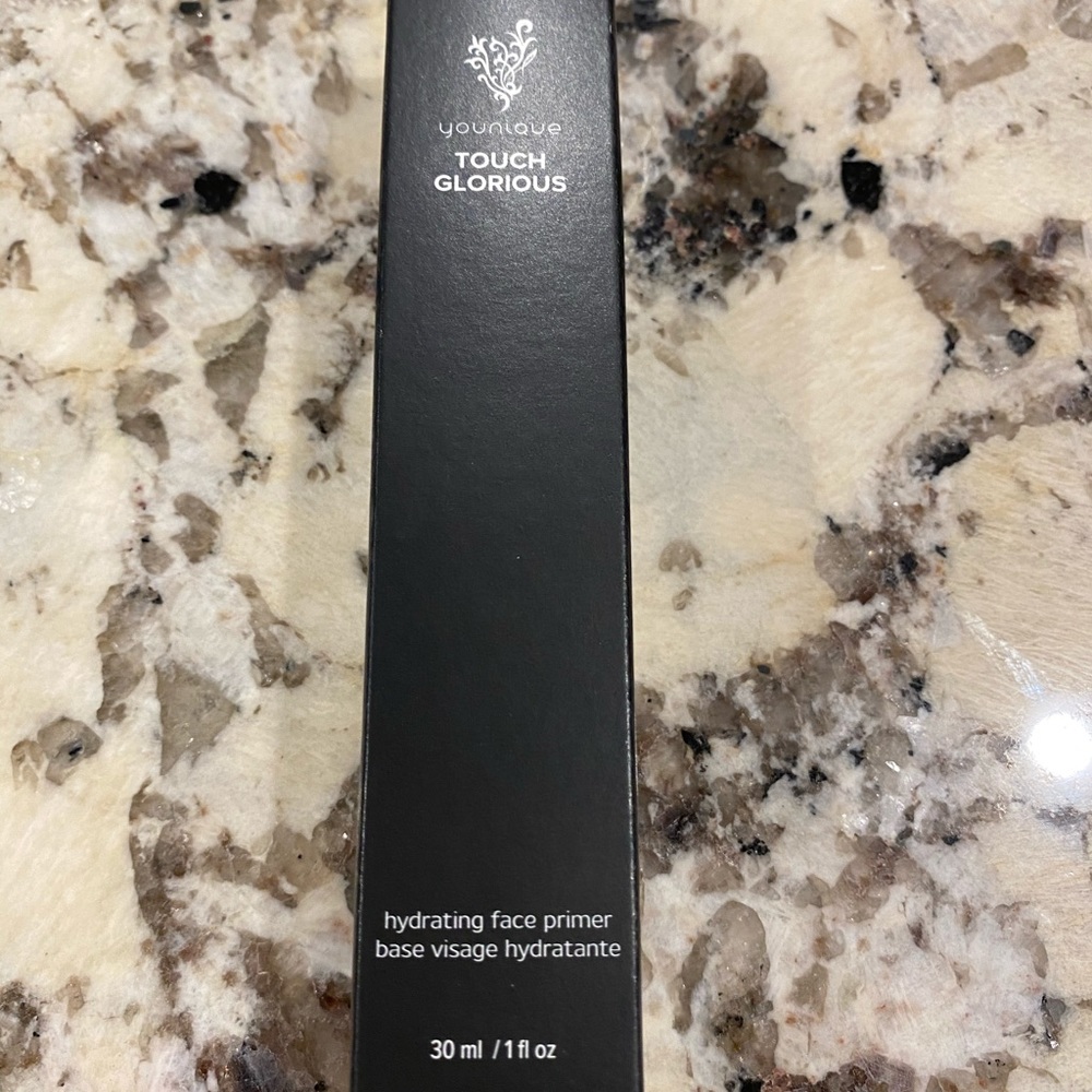 Younique hydrating face primer